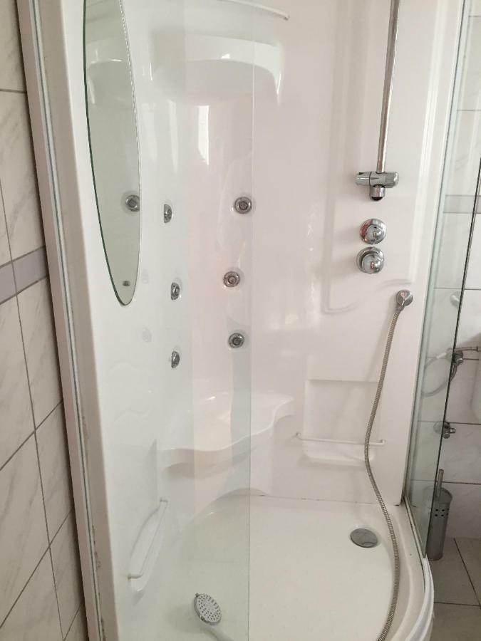 Apartment Fuer Monteure Nr 1 卡塞尔 外观 照片